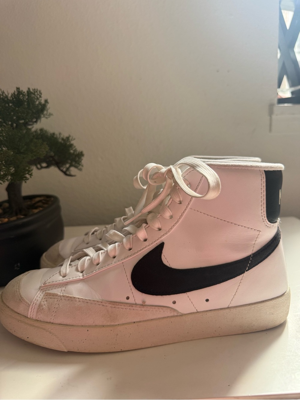 Nike Blazer Mid vintage women size 7 High-Top Sneakers - White & Black - Picture 4 of 7